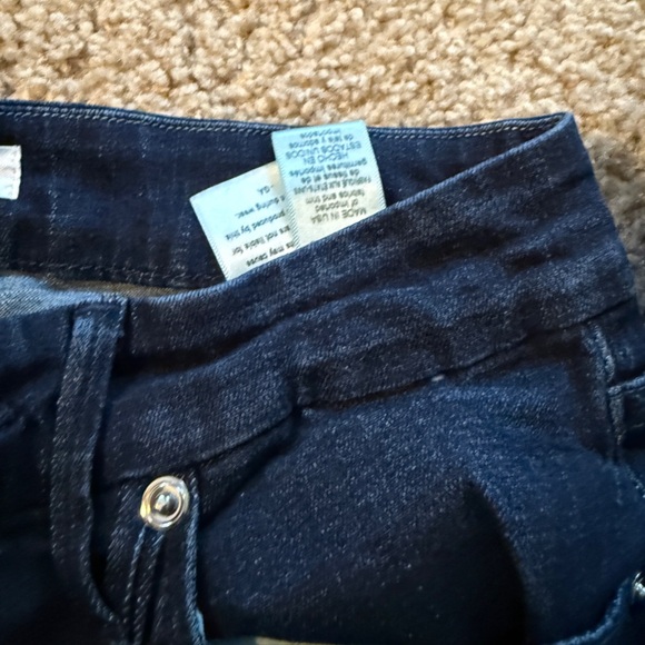 Good American Jeans - Picture 4 of 10